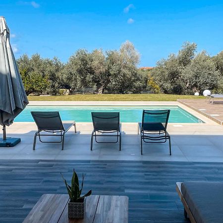 Villa Aelia I Modern & Ideal For Large Groups Galatás Exterior foto