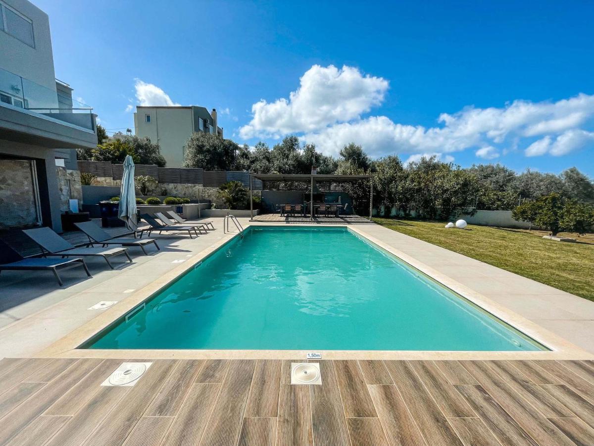 Villa Aelia I Modern & Ideal For Large Groups Galatás Exterior foto