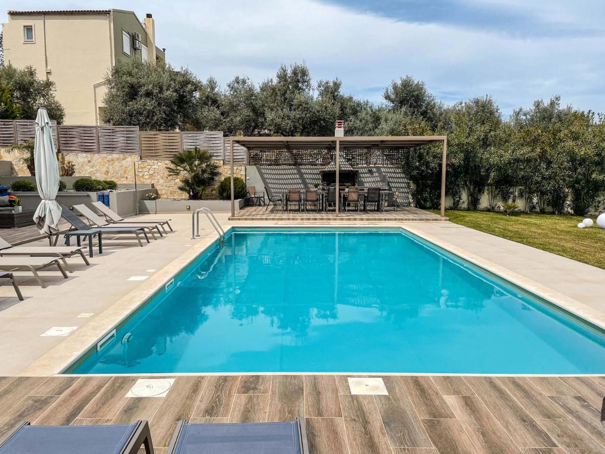 Villa Aelia I Modern & Ideal For Large Groups Galatás Exterior foto
