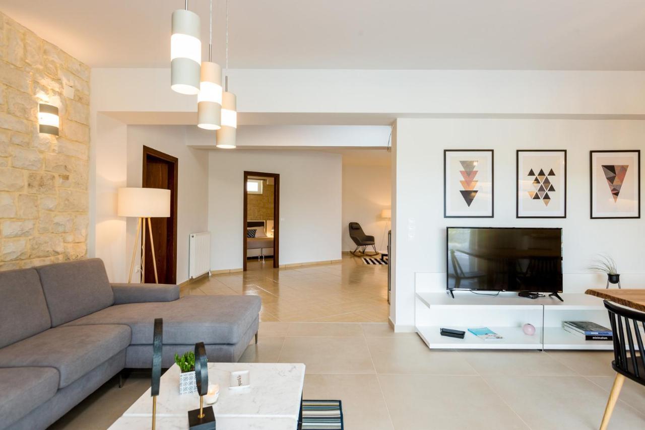 Villa Aelia I Modern & Ideal For Large Groups Galatás Exterior foto